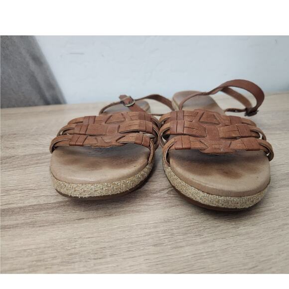 Ugg Larissa Sandals Size 9 Brown Leather Flat Strappy Classic Adjustable Shoes - Picture 3 of 9